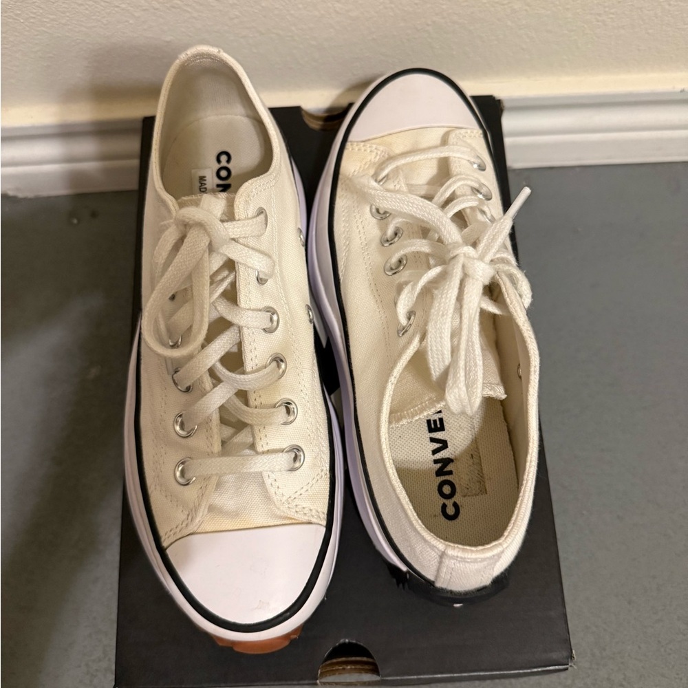 Converse Platform size women’s 7/mens 5.5